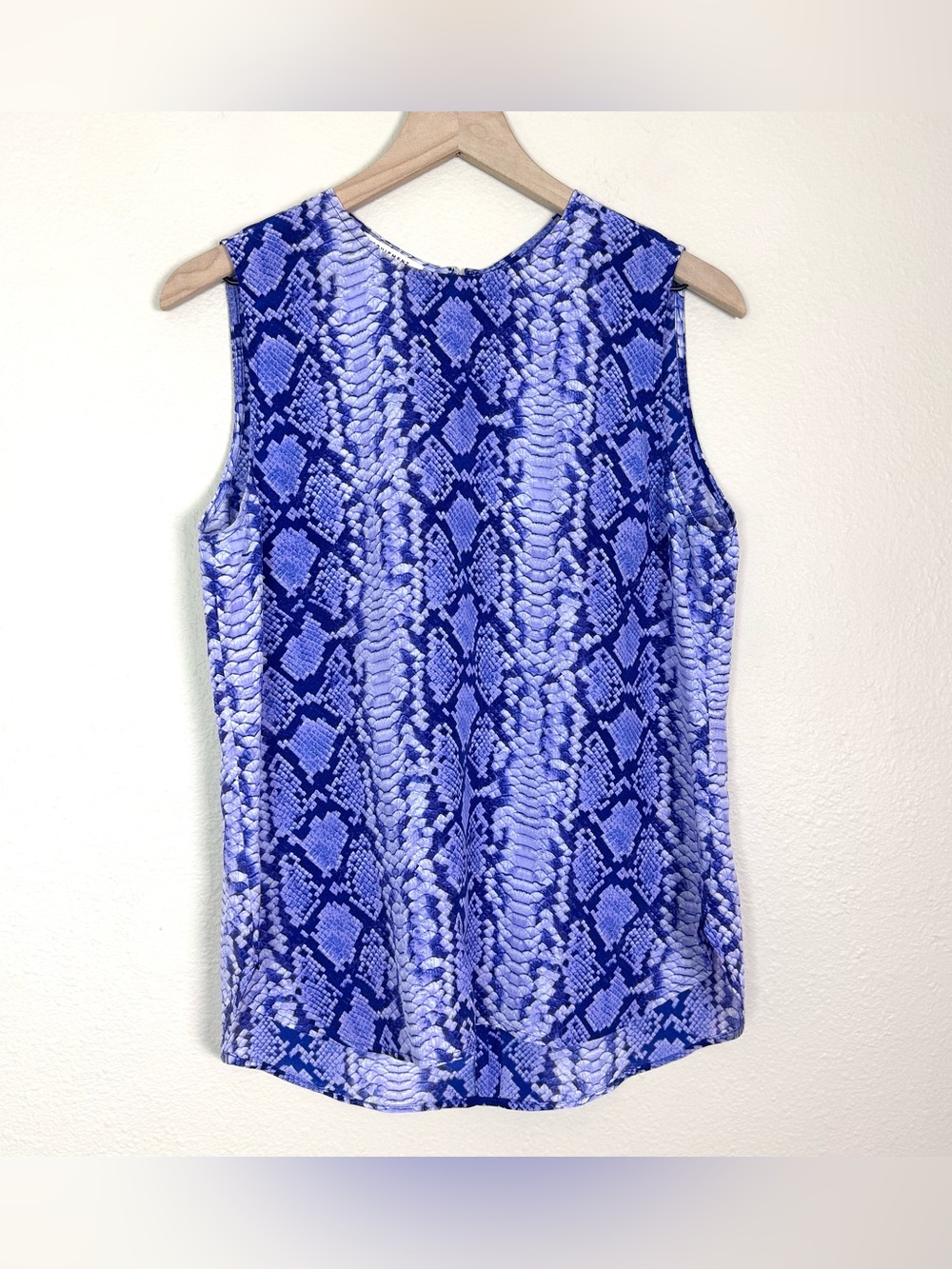 Equipment Femme Lyle Silk Sleeveless Blue Snake Python Shell Tank Top Medium